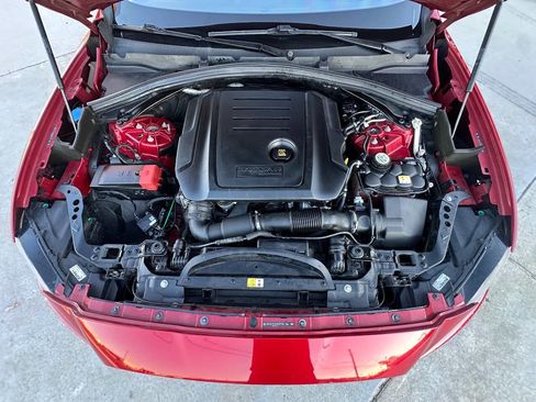 Used 2017 Jaguar F-PACE Prestige image 33