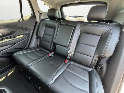 Used 2024 GMC Terrain SLT AWD/4WD image 10