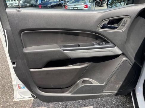 Used 2022 Chevrolet Colorado LT w/ Fleet Safety Package RWD image 8
