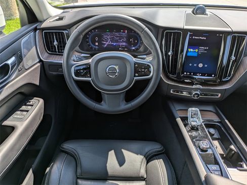 Certified 2023 Volvo XC60 B5 Ultimate image 16