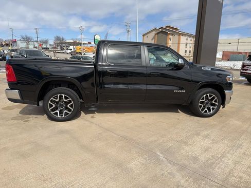 Used 2025 RAM 1500 Laramie AWD/4WD image 10