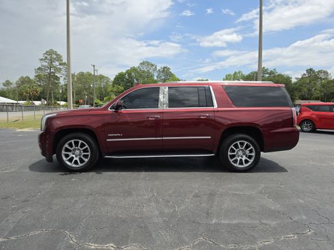 Used 2020 GMC Yukon XL Denali RWD image 7