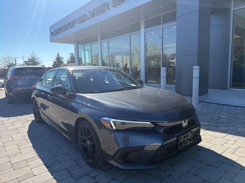 Used 2023 Honda Civic Sport image 2