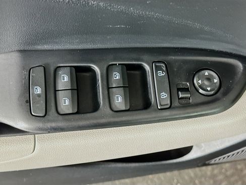 Used 2024 Hyundai Venue SEL image 15