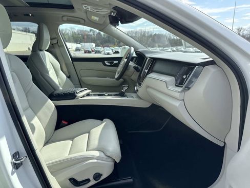 Used 2020 Volvo XC60 T5 Inscription image 16