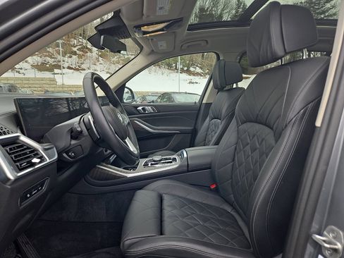 Used 2024 BMW X7 xDrive40i image 14
