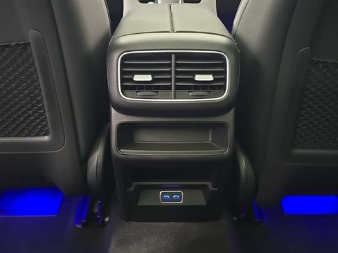 Certified 2025 Mercedes-Benz GLE 450e 4MATIC w/ Driver Assistance Package image 27