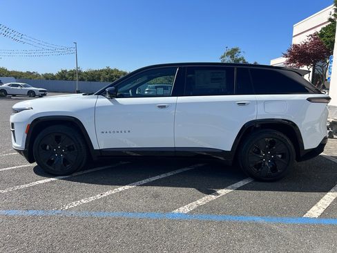 New 2025 Jeep Wagoneer S Launch Edition w/ Trailer Tow Group image 9