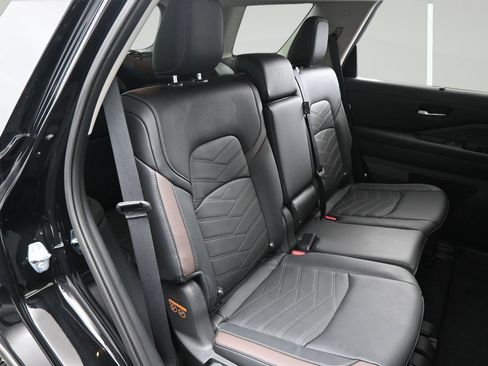 Certified 2025 Nissan Pathfinder Platinum w/ Cargo Package FWD image 13