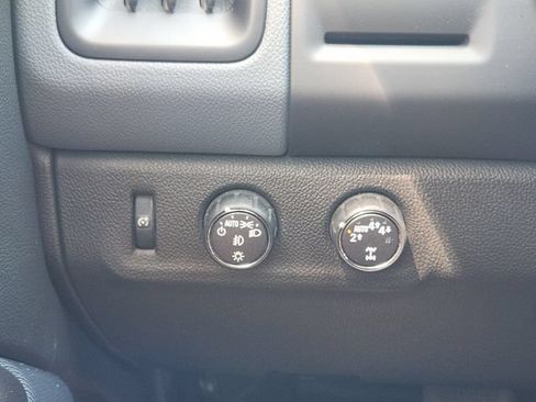 Used 2020 Chevrolet Colorado Z71 AWD/4WD image 22