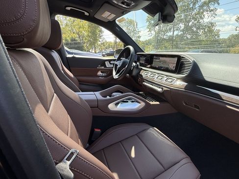 New 2026 Mercedes-Benz GLS 450 4MATIC image 28