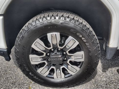 Used 2022 GMC Sierra 2500 Denali w/ Denali Ultimate Package AWD/4WD image 34