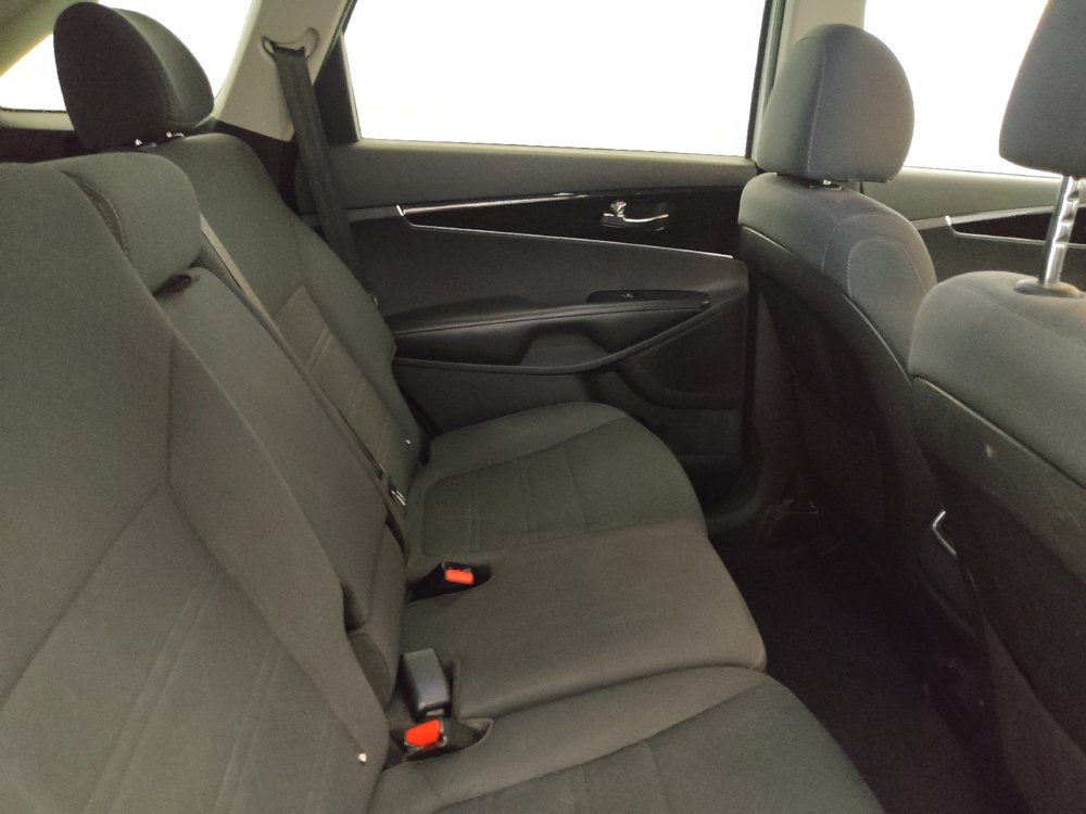 Used 2019 Kia Sorento AWD V6 image 19