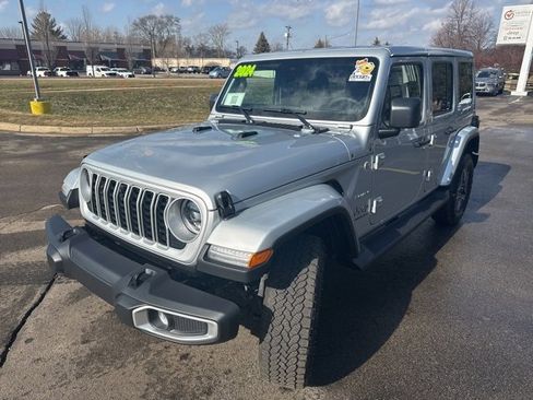 Certified 2024 Jeep Wrangler Sahara w/ Technology Group image 7