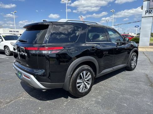Used 2025 Nissan Pathfinder SL w/ Cargo Package FWD image 5