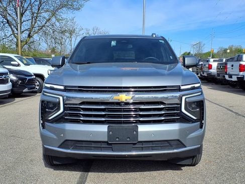 Used 2025 Chevrolet Tahoe LT AWD/4WD image 2