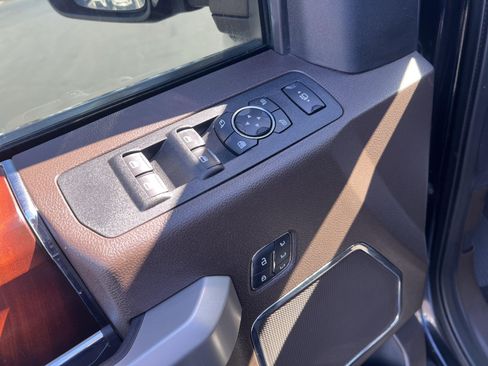 Used 2021 Ford F250 King Ranch w/ King Ranch Ultimate Package AWD/4WD image 13