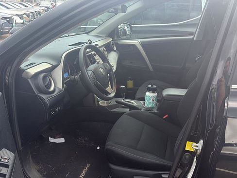 Used 2013 Toyota RAV4 XLE image 14