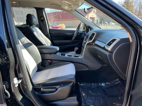 Used 2012 Jeep Grand Cherokee Laredo w/ Laredo E Group image 23