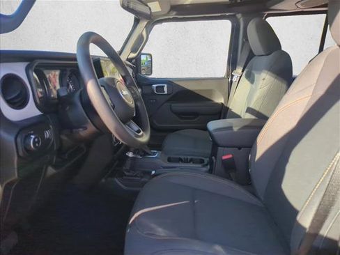 New 2026 Jeep Gladiator Sport AWD/4WD image 3