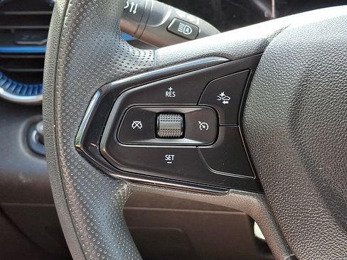 Used 2025 Chevrolet Trax LT FWD image 31