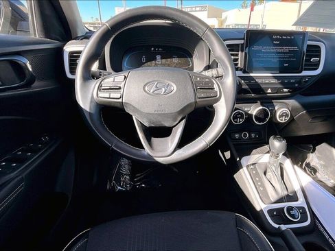 Certified 2023 Hyundai Venue Limited w/ Cargo Package image 7