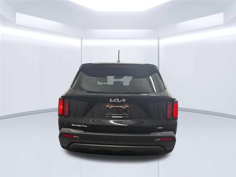 Certified 2023 Kia Sorento LX AWD/4WD image 7
