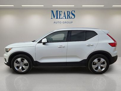 Certified 2021 Volvo XC40 T5 Momentum