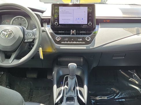 Used 2022 Toyota Corolla LE FWD image 15