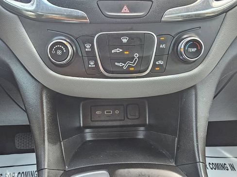 Used 2020 Chevrolet Equinox LS w/ LS Convenience Package FWD image 36
