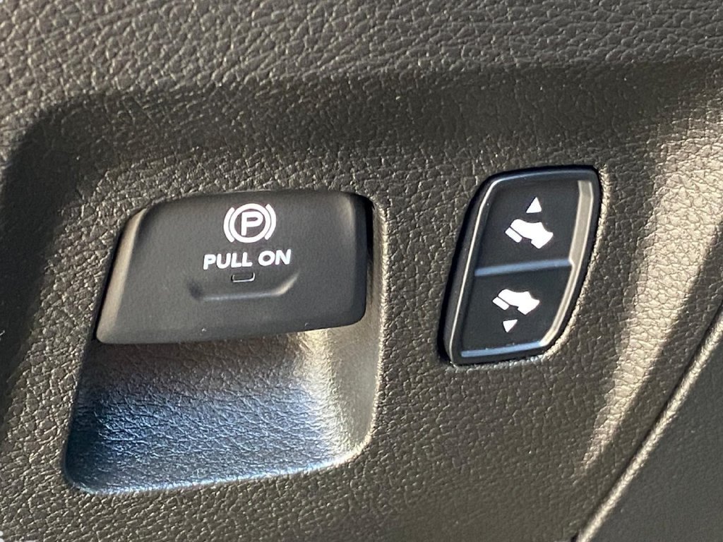 Used 2019 RAM 1500 Big Horn AWD/4WD image 18