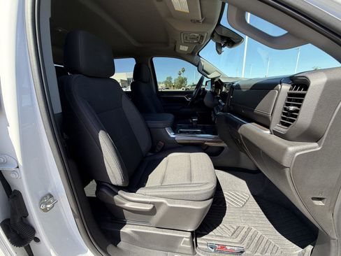 Used 2025 Chevrolet Silverado 1500 LT image 32