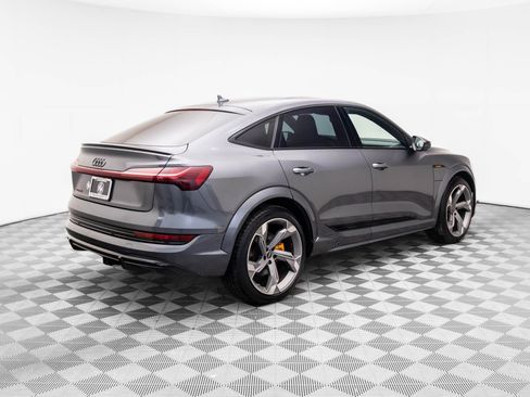 Used 2022 Audi e-tron S Prestige w/ Prestige Package image 9