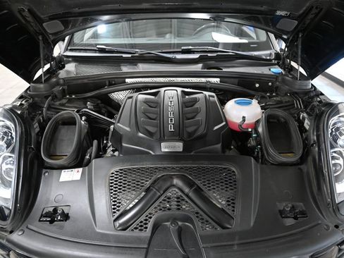 Used 2018 Porsche Macan S image 34