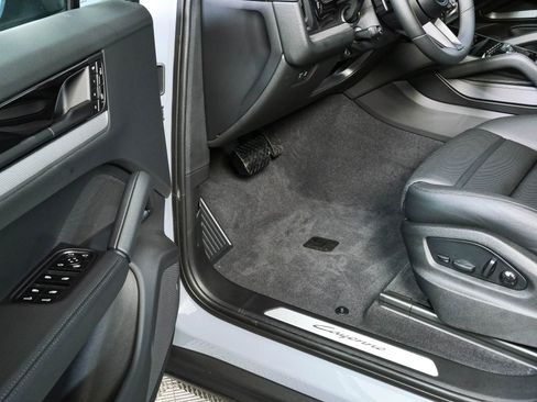 New 2026 Porsche Cayenne Coupe AWD/4WD image 8