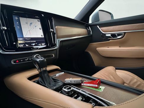 Used 2017 Volvo S90 T5 Inscription w/ Vision Package image 54