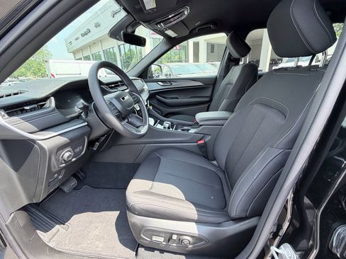 New 2026 Jeep Grand Cherokee L Laredo RWD image 20