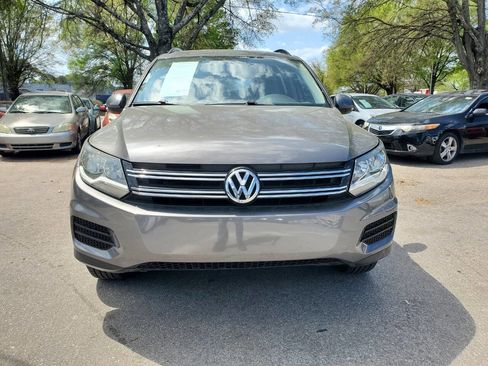 Used 2016 Volkswagen Tiguan S image 2