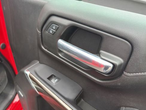 Used 2021 Chevrolet Silverado 1500 LT Trail Boss w/ Convenience Package II AWD/4WD image 16