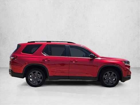 Used 2025 Honda Pilot Sport image 4