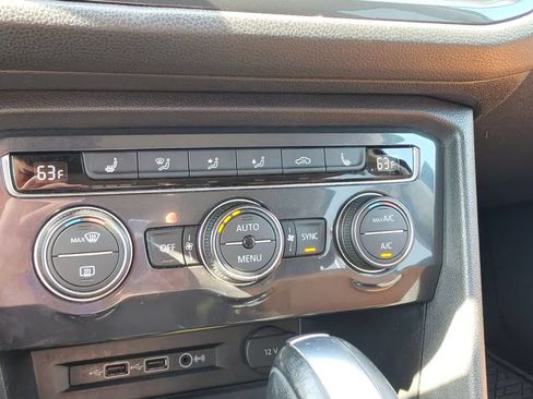Used 2019 Volkswagen Tiguan SE FWD image 12