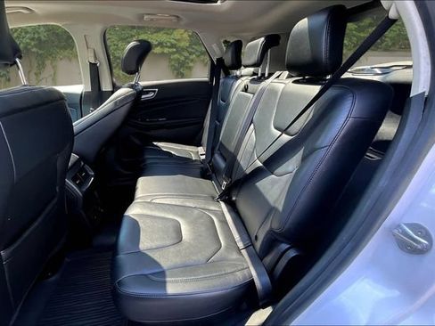 Used 2019 Ford Edge Titanium w/ Cold Weather Package AWD/4WD image 22