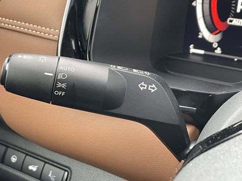 New 2026 Nissan Pathfinder Platinum image 24