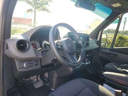 Used 2024 Mercedes-Benz Sprinter 2500 image 28