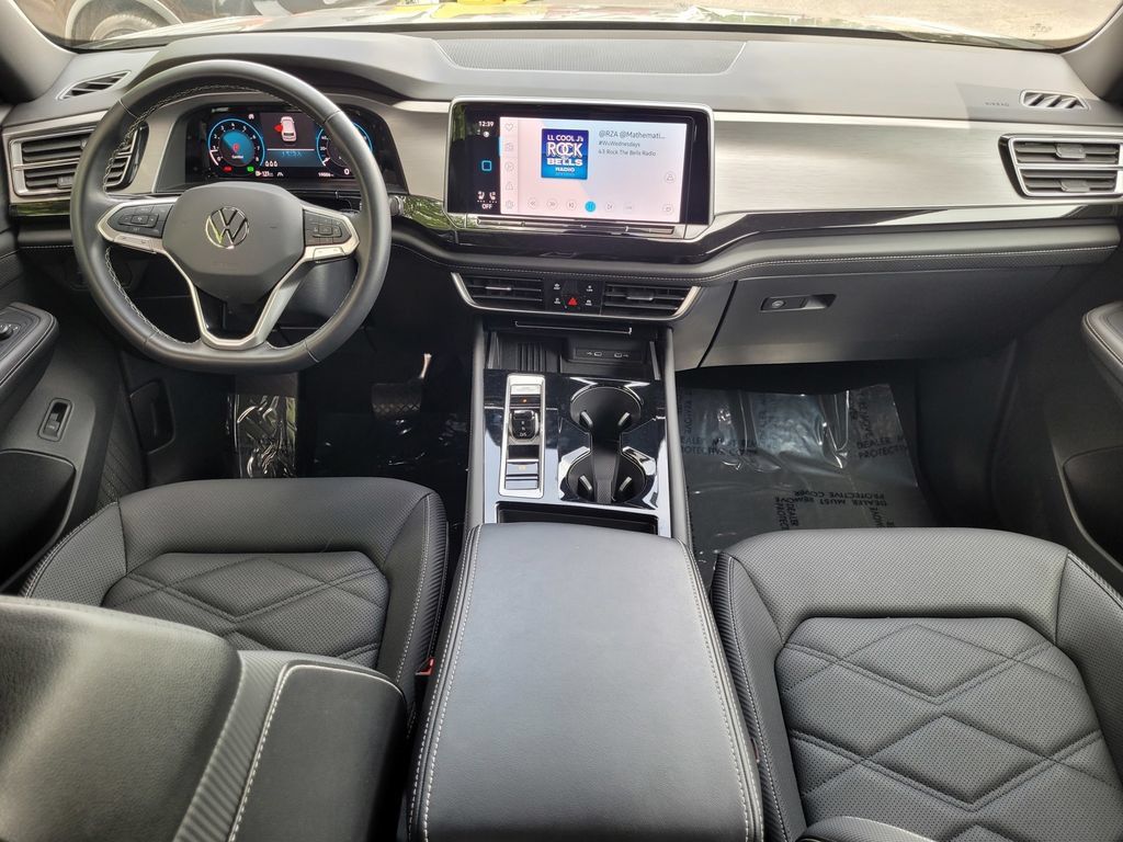 Used 2025 Volkswagen Atlas Cross Sport SE FWD image 16