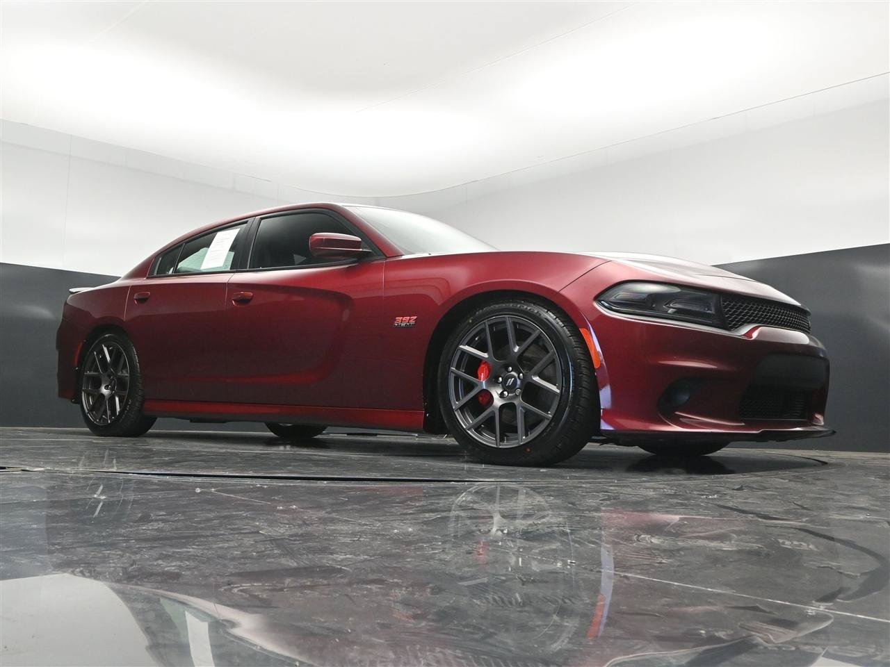Used 2017 Dodge Charger R/T Scat Pack w/ Technology Group RWD image 31