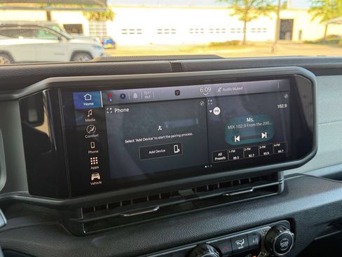 Used 2025 Jeep Wrangler Unlimited Sport AWD/4WD image 20