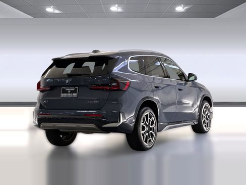 Used 2025 BMW X1 xDrive28i w/ Technology Package image 9