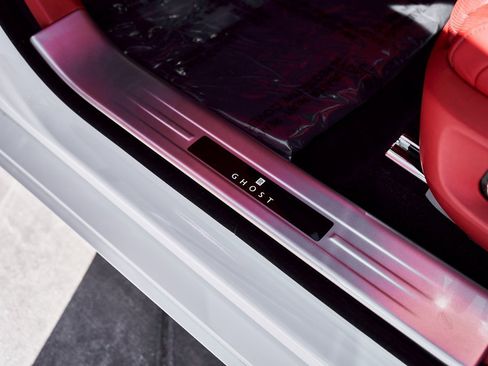 Used 2022 Rolls-Royce Ghost w/ Ghost Package image 40