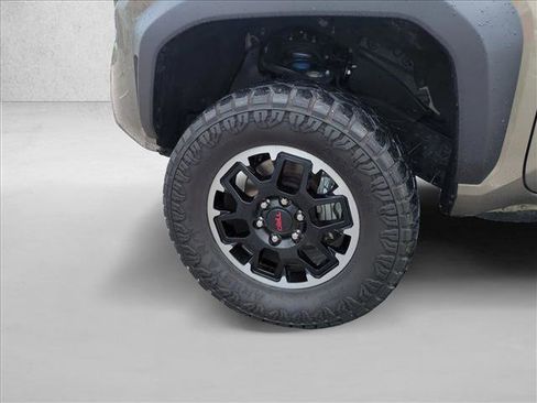 Used 2025 Toyota Tacoma TRD Off-Road AWD/4WD image 22